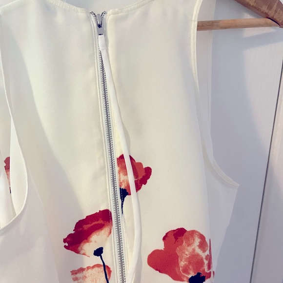 Aritzia Wilfred white silk floral tank top. Size S - Picture 2 of 4
